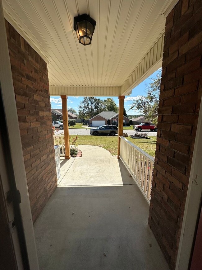 One level , No Carpet & walk in closets House House Rental in