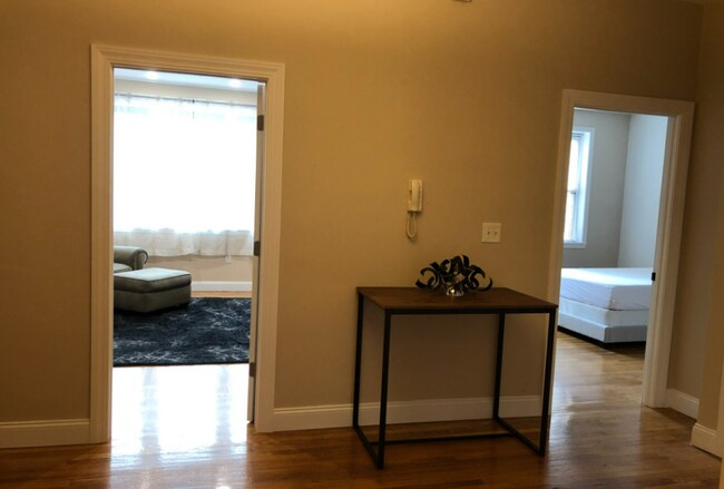 Photo - 2021 Commonwealth Ave Unit D