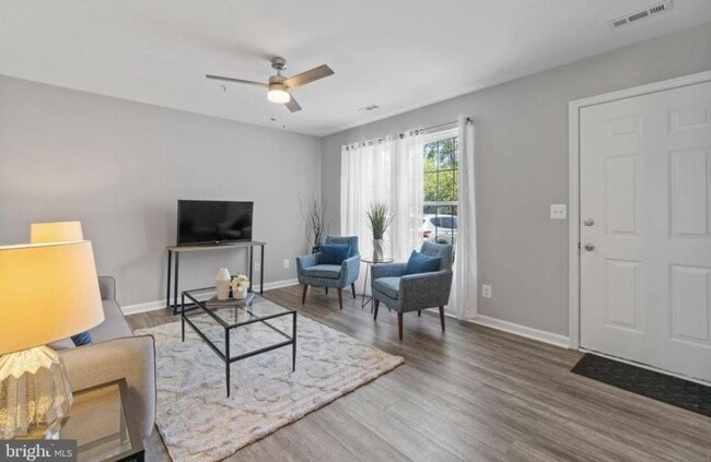 Photo - 45839 Wolftrap Way