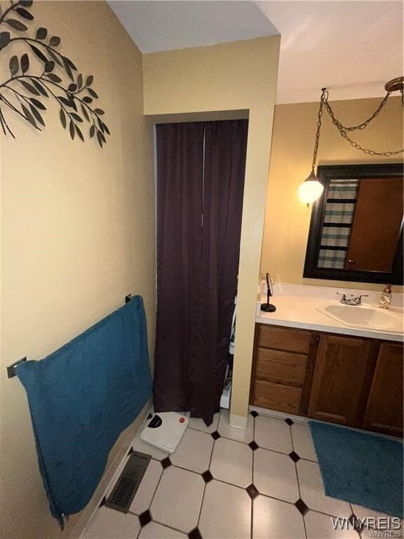 Photo - 3279 Clinton St