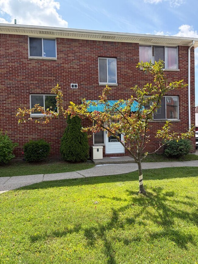 Photo - 562 Kenmore Ave Unit Lower