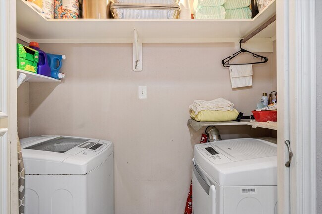 Photo - 922 Gilpin St