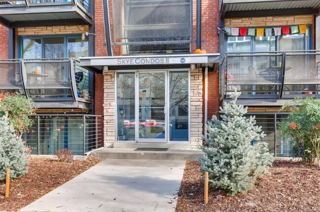 1336 Logan St Unidad 302