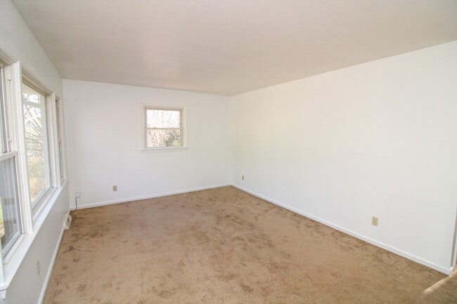 Photo - 228 Aurora Dr