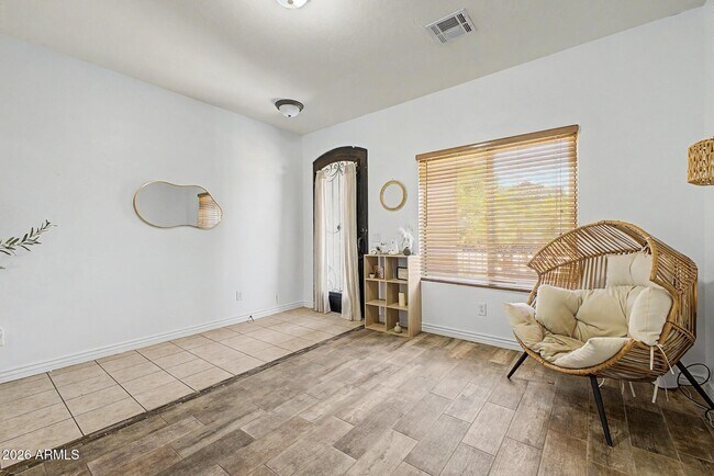 731 W Mesquite Tree Ln
