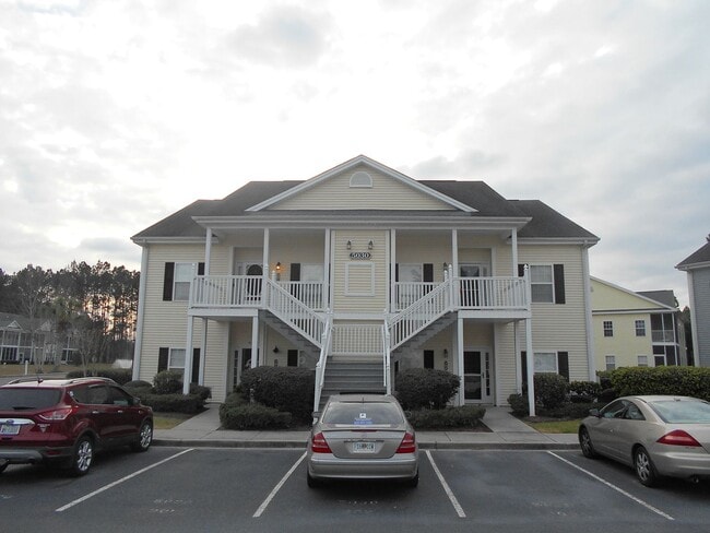 Building Photo - 3 bedroom, 2 bath condo in The Fountains Unit 202