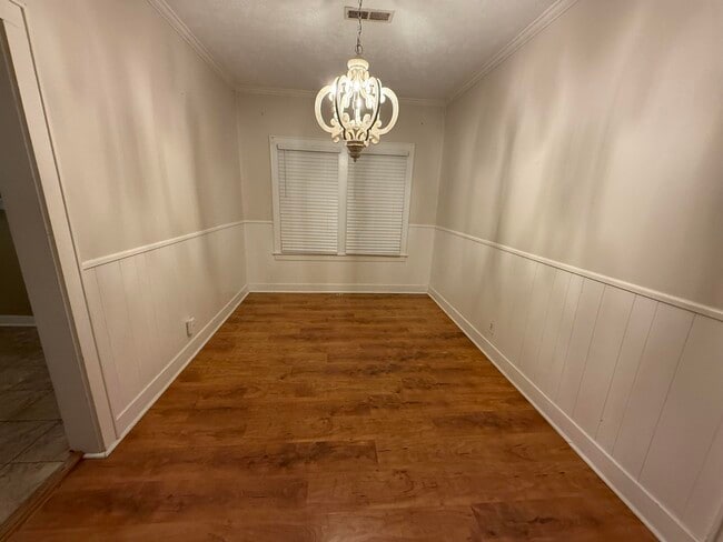 Photo - 108 N McLemore Ave