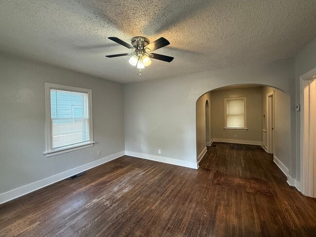 Photo - 716 S Broadview St