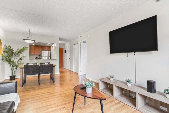 Photo - 401 12th St S Unidad GO FL6-ID1474782P