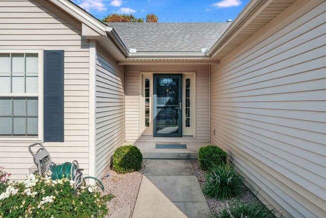 Photo - 4 Bed / 3 Bath ranch home