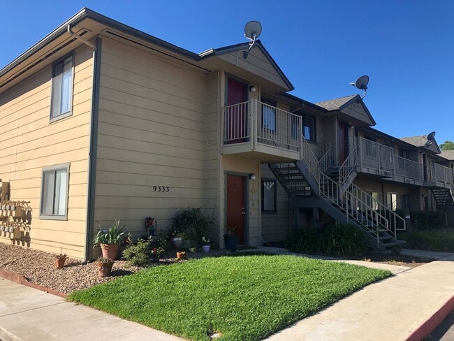 Building Photo - 2 Bed / 1 Bath (South Atascadero) Unit 9333-11