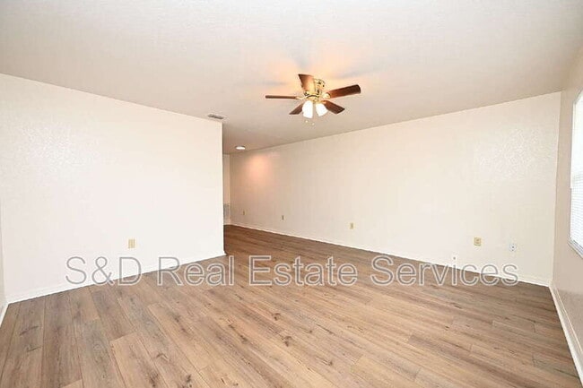 Photo - 613 Robin Rd Unit 3