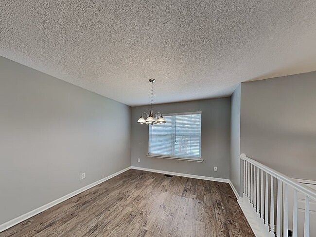 Photo - 109 Parkview Ln