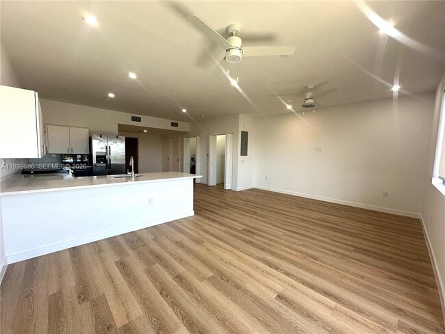 Photo - 20 NE 19th Ave Unit PH08