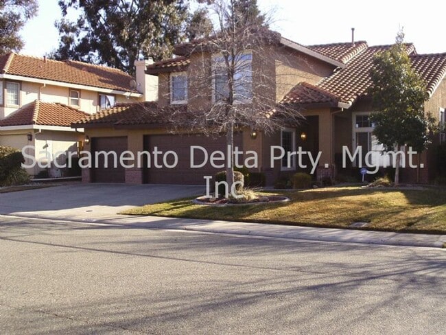 Building Photo - Rocklin home with pool & newer HVAC!