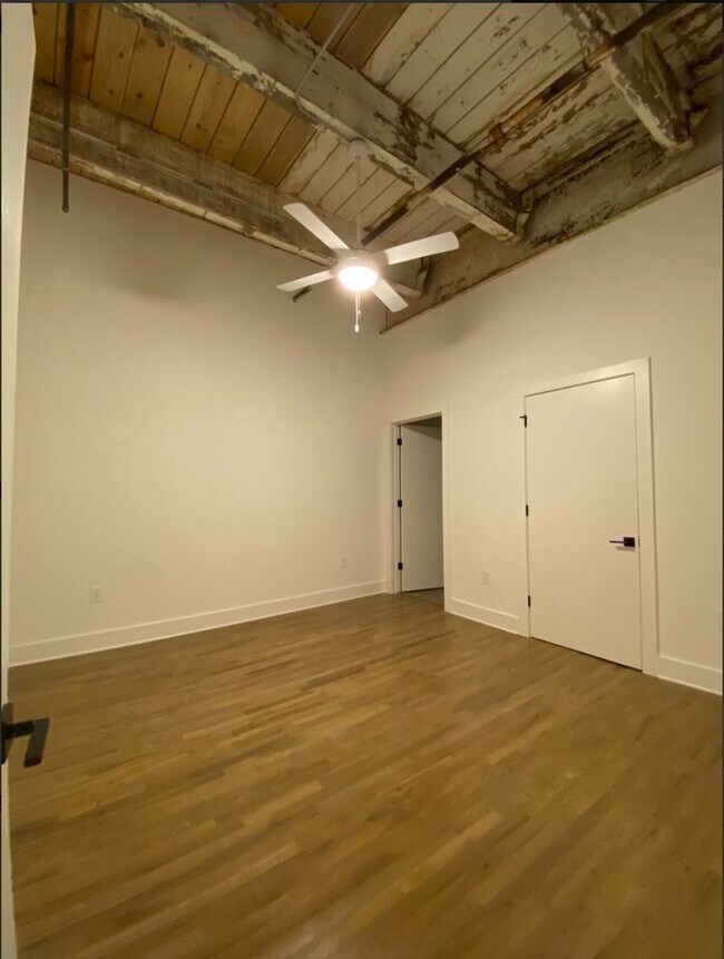 Photo - Lofts At Abrams Fixtures