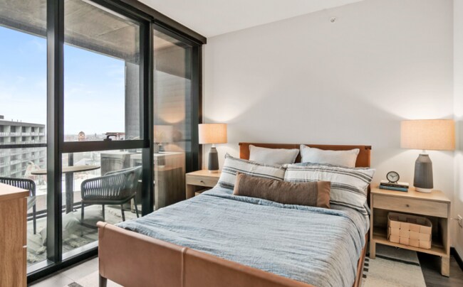 Photo - 1498 W Randolph St