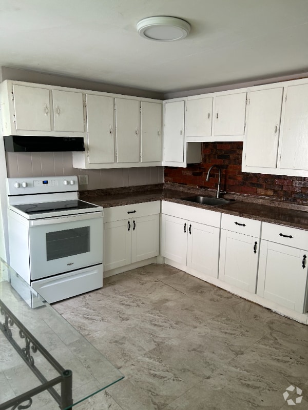 Building Photo - 8 Quigley Ct Unit 8 Rental