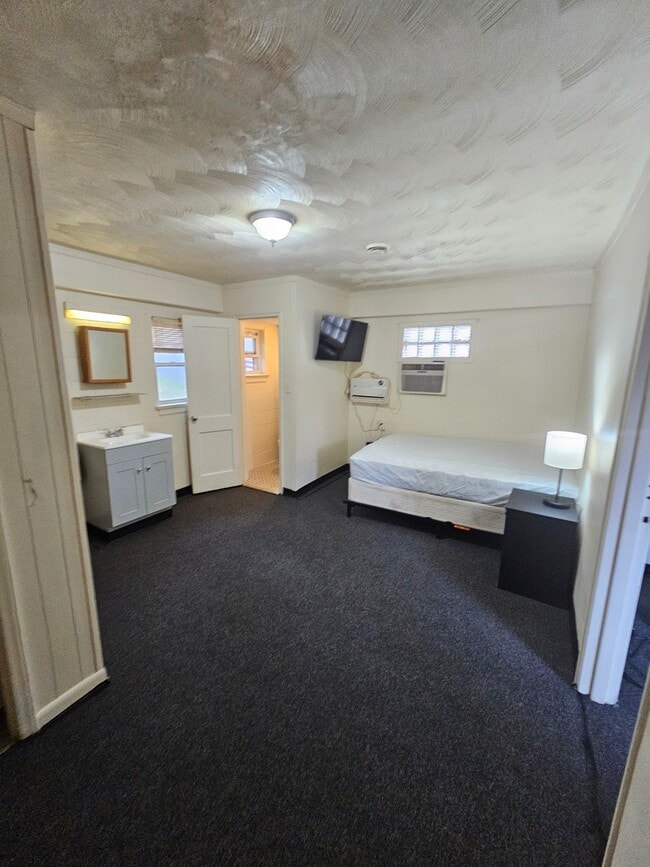 Photo - Boxwood Apartments Unit 9