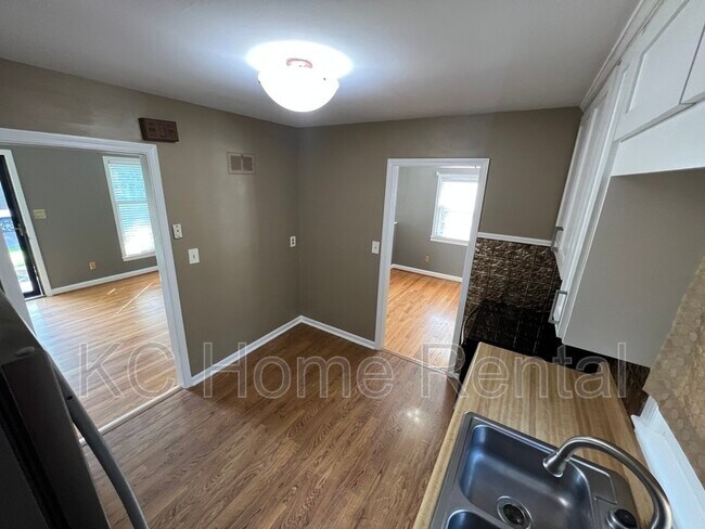 Photo - 6710 Hadley St