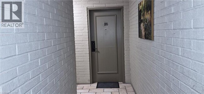 Photo - 2373 King St E Unit 26