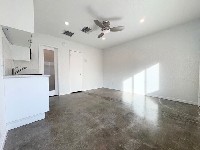 Photo - COMING SOON !! Studio Apartment in Palm Springs!! Unidad 4