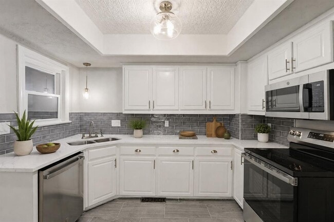 3436 NW 19th St
