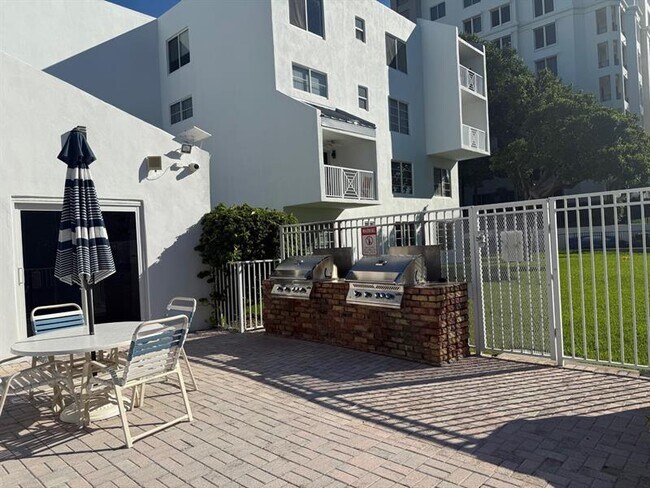 Photo - 2840 NE 14th Street Causeway
