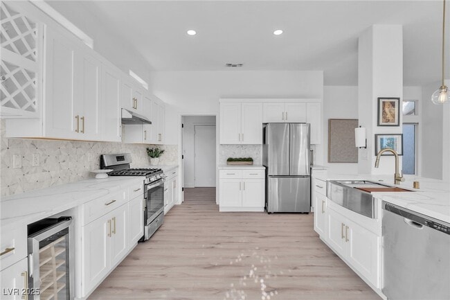 Building Photo - 2652 Youngdale Dr