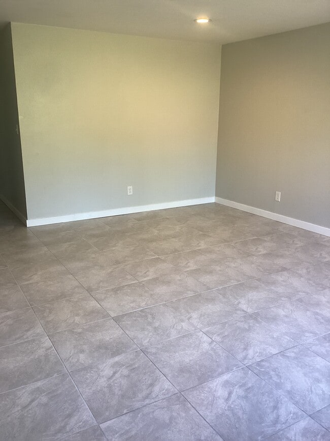 Photo - 2011 SE Laurel St