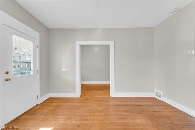 Photo - 4118 Clybourne Ave