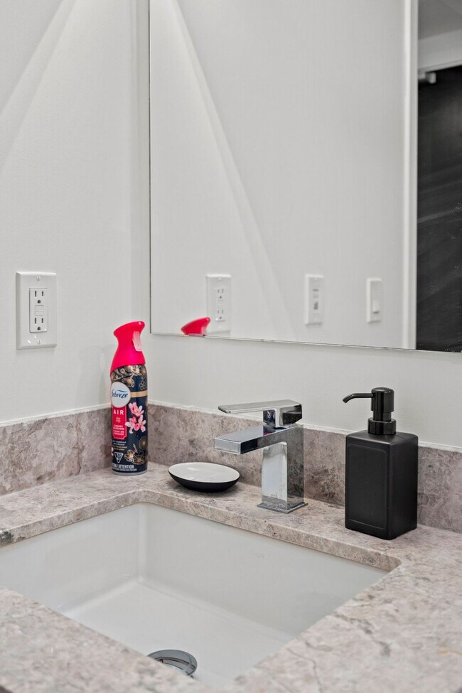 Photo - 501 Yonge St Unité SI ID1345950P