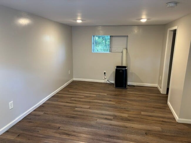Photo - Blandford Avenue - 817 &amp; 817.5 Unit 817 1/2  A