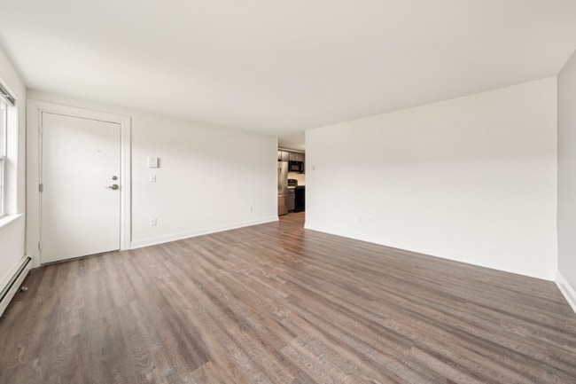 Photo - 1357-1357 Millersport Hwy Unidad 1349-01