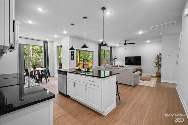 Photo - 3 Kilham Ln