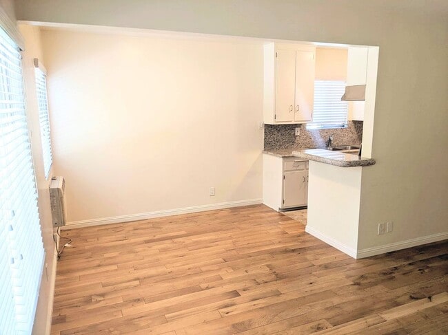 10815 Morrison St Unit 3