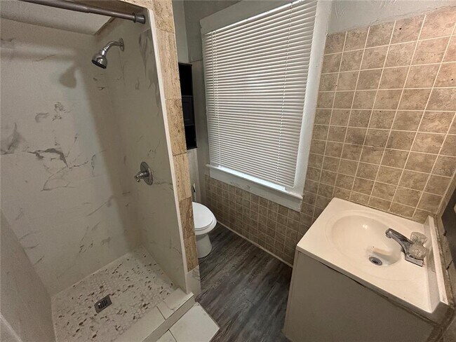 Photo - 612 26th St W Apartment Unit 1 - 4