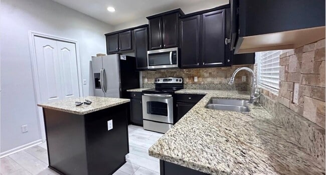 Photo - 552 Juniper Springs Dr