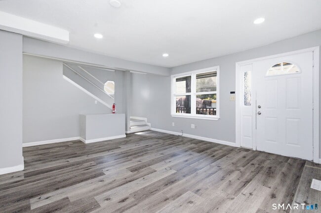 Photo - 265 Bridgeport Ave