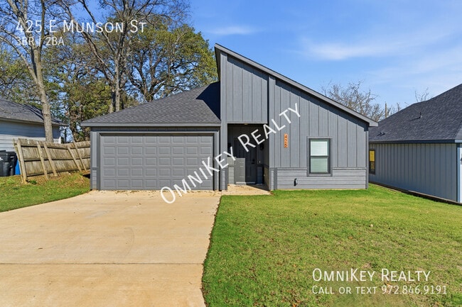 Building Photo - 425 Munson St