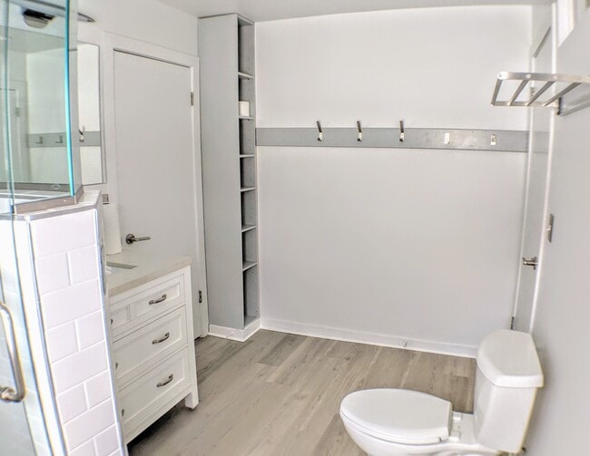 Photo - 743 Burke Ave NE