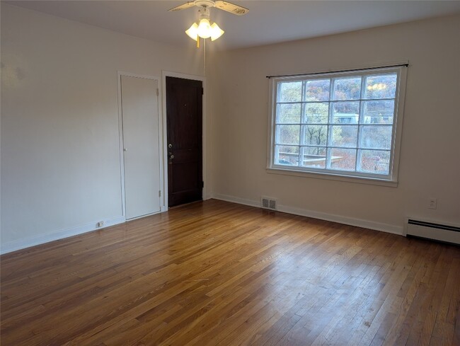 Photo - 327 Lower Stella Ireland Rd Unidad 3