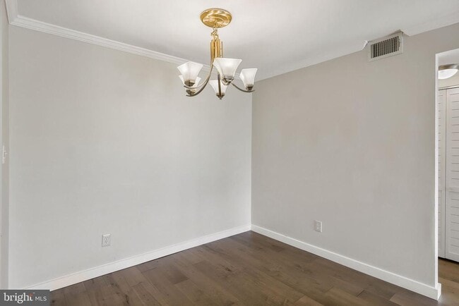 Photo - 1725 Ascot Way Unit 1725B