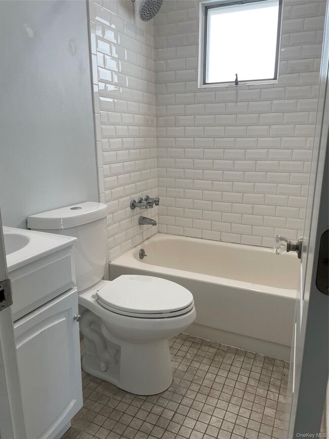 Photo - 159-24 80th St