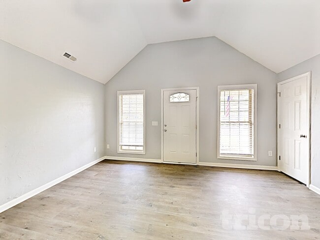 Photo - 5091 Daffodil Ln