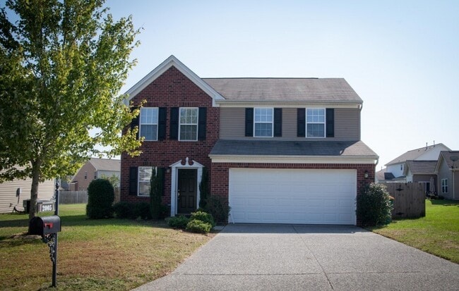 Building Photo - 3 Bed, 2 Bath Home with Fenced Backyard and 2 Car Garage