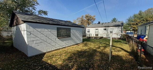 8662 Ford Ave