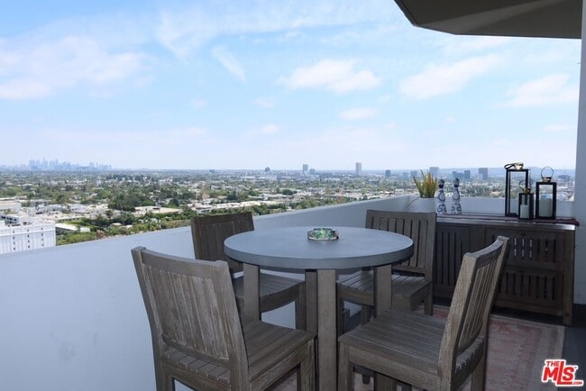 Building Photo - 1155 N La Cienega Blvd Unit 6