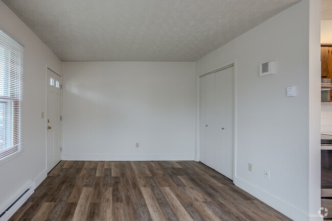1BR, 1BA - 578SF