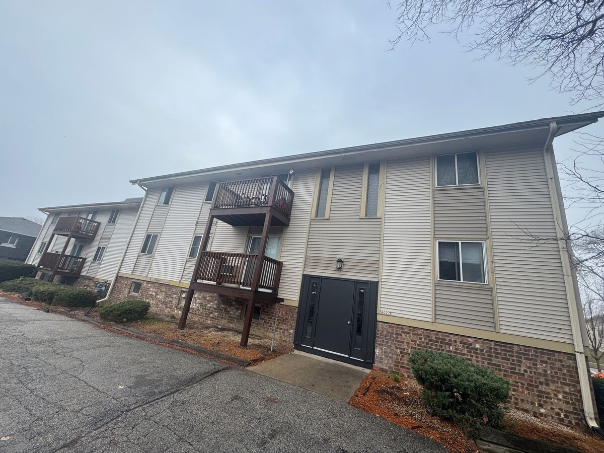 Photo - Large 2 Bedroom Apartemnt Available! Unidad 3530  02